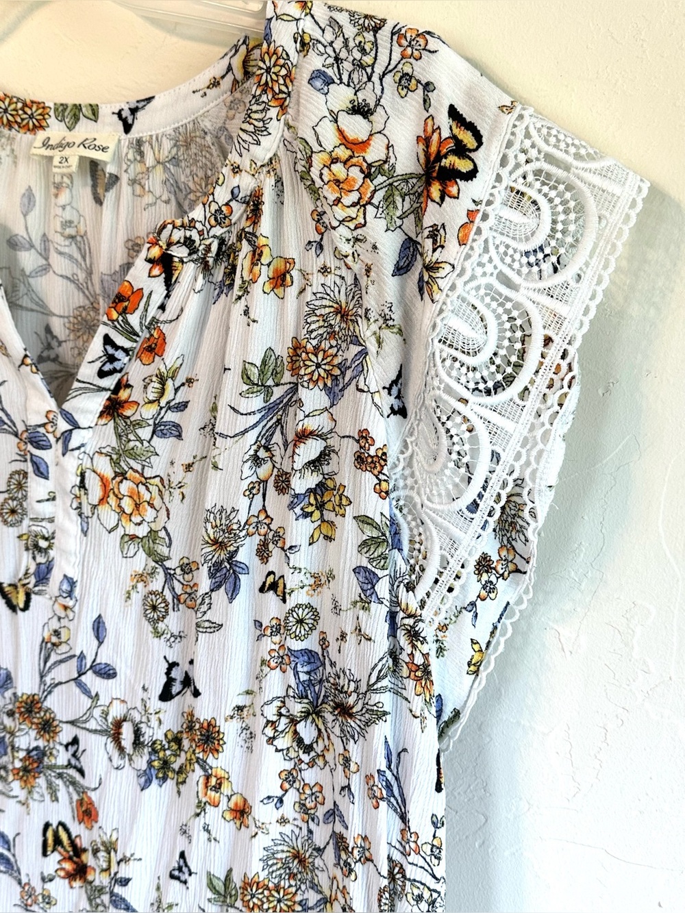 Indigo Rose White/Multi Butterfly Floral Lace Detail Flowy Boho Blouse Top Sz 2X - Picture 4 of 8
